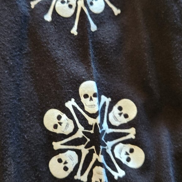 Skeleton Snowflake Slim Fit long-sleeved Tee by Torrid size 2 - Picture 4 of 7